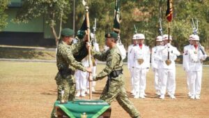 Pangdivif 1 Kostrad Pimpin Upacara Sertijab Dansat dan Tradisi Korps Prajurit Divif 1 Kostrad