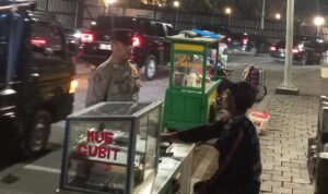 Kasubsi Publikasi Berikan Imbauan Kamtibas Pedagang Kue Cubit