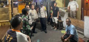 Patroli Tiga Pilar Di Pemukiman Warga, Sampaikan Imbauan Kamtibmas Dan Giatkan Siskamling Lingkungan
