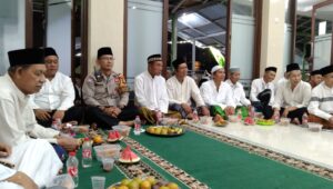 Bhabinkamtibmas Bersama Warga Hadiri Maulid Nabi Muhammad SAW 1446/2024 Di Masjid Al Muhajirin