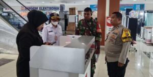 Patroli Dialogis Aipda Marzuki Berikan Himbauan Kepada Security Pasar Blok 1 Dan 2 Senen
