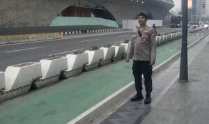 Patroli 1044 Melaksanakan Pengaturan Lalu Lintas Pagi Hari Jalan MH Thamrin Menteng