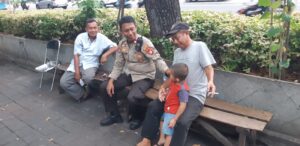 Wujudkan Pilkada Serentak 2024 yang Aman dan Sejuk, Kapolsubektor Tanah Tinggi, Lakukan Sambang Warga.