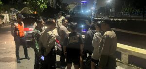 Patroli Tiga Pilar Senen Bubarkan Anak Yang Nongkrong Sampai Larut Malam