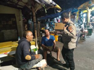 Patko 1051 Polsektro Tanah Abang Patroli Dini Hari Dan Berikan Imbauan Kepada Warga Jalan Jati Baru Raya