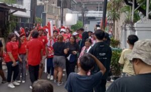 Memasuki Kampanye Pilkada DKI Jakarta Bhabinkamtibmas Karang Anyar bersama Tiga Pilar Melakukan Sambang Pemukiman