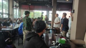 Erzaldi Rosman Ajak Diskusi Dengan Gen Z Di Cafe Roof Tobs Toboali, Ini Pesannya