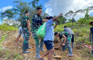 Yonif 501/BY dan Masyarakat Faankario Bersatu Membangun Sekolah Demi Masa Depan Pendidikan