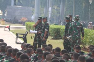 Berikan Support Dan Semangat, Pangdivif 2 Kostrad Hadir di Silang Monas Jakarta