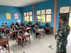 Cerdaskan Generasi Bangsa, Satgas Pamtas Yonarmed 11 Kostrad Mengajar di Sekolah Perbatasan