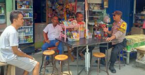 Bhabinkamtibmas Galur, Sambang Dan Patroli Ke Pasar Gembrong, Berikan Imbauan Kamtibmas Kepada Security