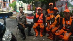 Bhabinkamtibmas Galur Menjelang Pilkada Berikan Imbauan Kamtibmas Kepada Petugas PPSU Kelurahan