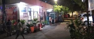 Jelang Pilkada Bhabinkamtibmas Petamburan Patroli Dialogis Dan Kunjungi Poskamling RW 09 Malam Hari