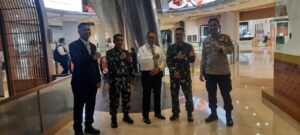 Bhabinkamtibmas Dan Babinsa Kebon Melati Kunjungi Dan Sambangi West Mall GI