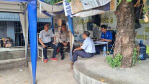 Jelang Pilkada DKI Jakarta Bhabinkamtibmas Karet Tengsin Patroli Dialogis Dan Sambangi Pengemudi Armada Jak Lingko