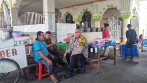 Bhabinkamtibmas Kampung Bali Sambangi Tokoh Masyarakat RW 04 Menjelang Pilkada DKI Jakarta