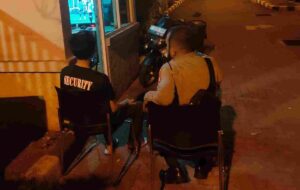 Patroli Dini Hari 1051 Samapta Polsek Metro Tanah Abang Dan Sambangi Petugas Keamanan Kantor Bawaslu Kota Administrasi Jakarta Pusat