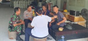 Sinergitas Jelang Pilkada DKI Jakarta: Bhabinkamtibmas Pasar Baru dan Babinsa Serap Masukan Warga