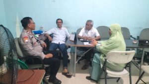 Menjelang Pilkada Bhabinkamtibmas Johar Baru Cooling System Kamtibmas Di Pos Sekretariat RW 06