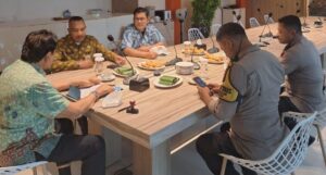 Menjelang Pilkada Bhabinkamtibmas Pegangsaan Sambang Kantor PT. Priyamanaya