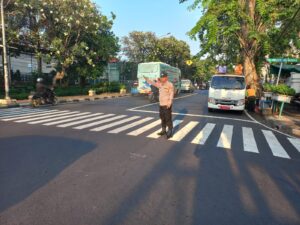 Kapolsubsektor Kayu Awet, Laksanakan Pengaturan Lalu Lintas Pagi Hari Jalan Percetakan Negara Raya