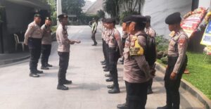 Kanit Samapta Pimpin Apel di Kantor DPP Partai Nasdem