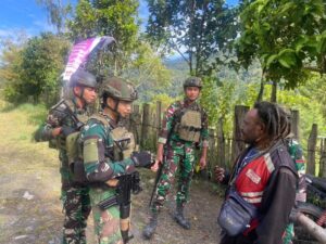 Titik Kuat Titigi Satgas Yonif 509 Kostrad Laksanakan Patroli Keamanan dan Sosialisasi di Kampung Titigi, Intan Jaya