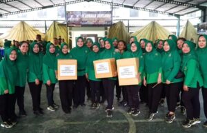 Pangdivif 3 Kostrad dan Ketua Persit KCK Koorcab Divif 3 Kunjungi Yonif 432/WSJ, Dimeriahkan dengan Olahraga Bersama dan Perlombaan