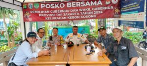 Bhabinkamtibmas Kelurahan Kebon Kosong Melaksanakan Kegiatan Sambang Dan Patroli Dialogis