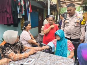 Bhabinkamtibmas Kelurahan Kebon Kosong Melaksanakan Kegiatan Sambang dan Patroli Dialogis