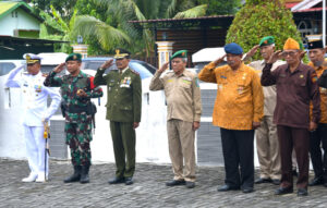 Dalam Rangka HUT TNI ke-79 Satgas Pamtas Yonarmed 11 Melaksanakan Ziarah di TMP Jaya Sakti Nunukan