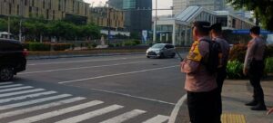 Kanit Sabhara Melaksanakan Pengamanan Simpang Sarinah Menteng
