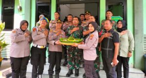 Polsek Sawah Besar Dan Jajarannya berikan ucapan Dirgahayu TNI ke 79 ke Markas Koramil Sawah Besar 02/Sb
