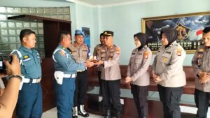 Polsek Sawah Besar Kunjungi Kantor Polisi Militer Angkatan Laut dalam Rangka HUT TNI ke-79