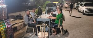 Cegah Gangguan Kamtibmas Di Wilayah, Bhabinkamtibmas Duri Pulo Sambangi Awak Pos Kamling