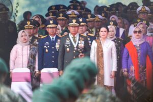 Pangkostrad Hadiri Upacara Peringatan HUT Ke-79 TNI