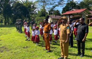 HUT ke-79 TNI, Satgas Yonif 501 Kostrad Bersama Rakyat Gelar Kegiatan Teritorial di Maybrat