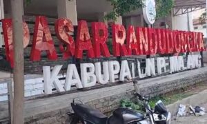 Atap Pasar Randudongkal Porak Poranda Diterjang Angin Kencang