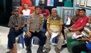 Bhabinkamtibmas Kelurahan Galur Menghadiri Pertemuan Rutin Pengurus RT dan RW