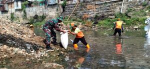 Bersatu Dengan Alam, Kodim 0505/JT, Giat Bersih-bersih Sungai Ciliwung