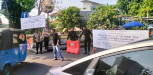 Imbauan Bhabinkamtibmas Pembatasan Kendaraan Roda Dua Sekitar Jembatan Jalan Talang Pegangsaan Menteng