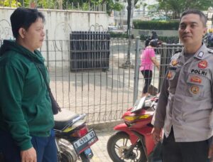 Patroli Dialogis Umit Sabhara Di Pusat Penukaran Uang