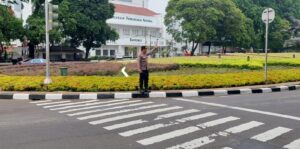 Patroli Motor Polsek Metro Menteng Pengaturan Lalu Lintas Sore Hari Di Tl. Diponegoro