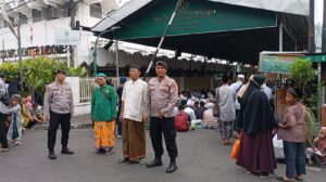 Jelang Pilkada Aman Dan Kondusif, Unit Samapta Polsek Senen Monitoring Dan Amankan Giat Pengajian Rutin Islamic Center