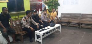 Polsek Johar Baru Mengajak Pengurus Wilayah Dan Petugas Satkamling dan Warga RW 12 Antisipasi Kerawanan Tawuran