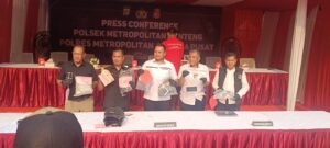 Polres Jakpus Tangkap 3 Komplotan Penjambret Handphone di Stadion Madya, Satu Pelaku Masih DPO