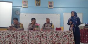 Polsek Metro Menteng Melaksanakan Kunjungan SMP N 18 Jakarta Dalam Rangka Deklarasi Anti Tawuran