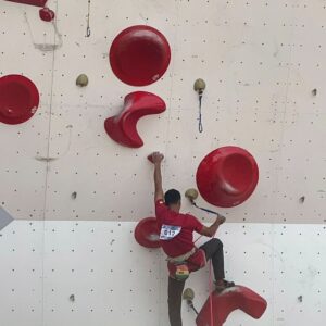 Atlet Panjat Tebing Yonif 328 Kostrad Tunjukkan Prestasi di Ajang Panglima TNI Cup 2024