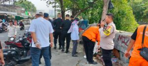 Bhabinkamtibmas Kelurahan Kebon Kosong Melaksanakan Kegiatan Penertiban di Wilayah Kel. Kebon Kosong Kemayoran Jakarta Pusat.