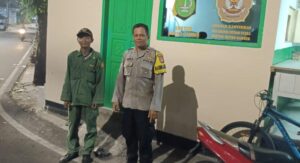 Sambangi Jl. Alaydrus, Bhabinkamtibmas Petojo utara sampaikan pesan Kamtibmas